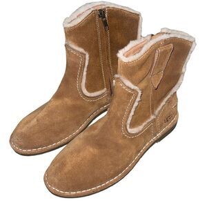 UGG Catica‎ Shearling Suede Leather Boots Western Chestnut NWOB Size 6